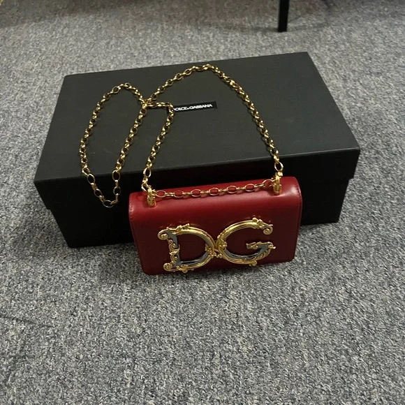 Dolce & Gabbana Red 
DG girls shoulder bag - Picture 9 of 14